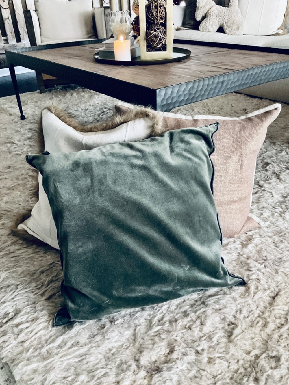 POTTERY BARN ACCENT PILLOW IN DARK GREEN (20x20) - Picture 2 of 3